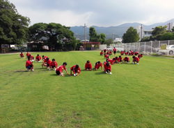 篠栗小学校グランド芝生化応援事業（3回目）の写真2