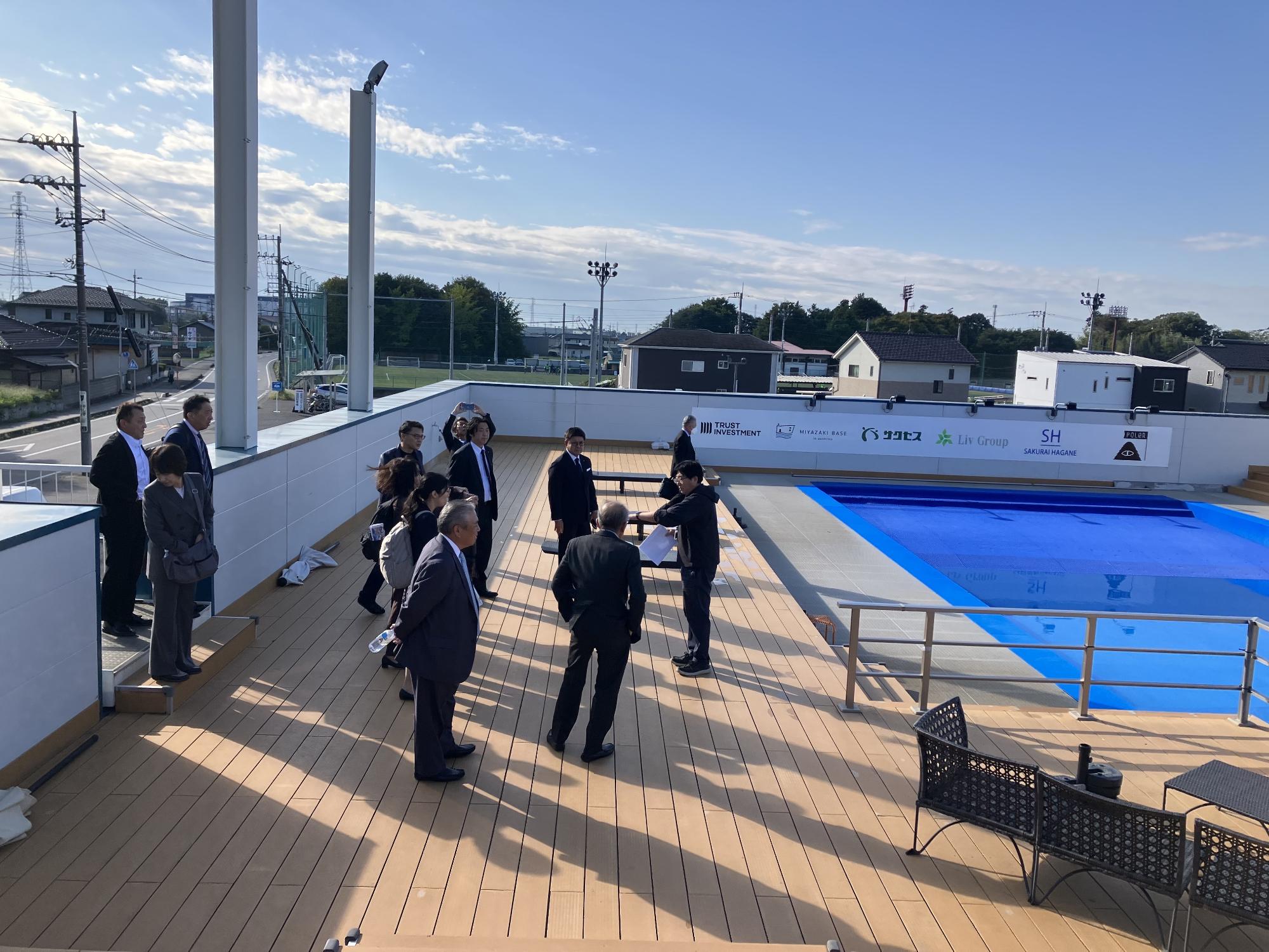 茨城県境町視察研修時に説明を受ける様子